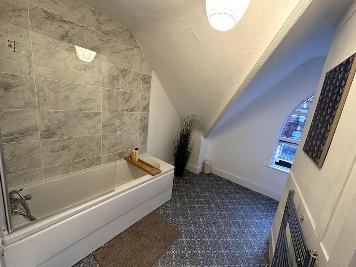Wonderful 2 Bedroom On Tower Bridge Londres Exterior foto