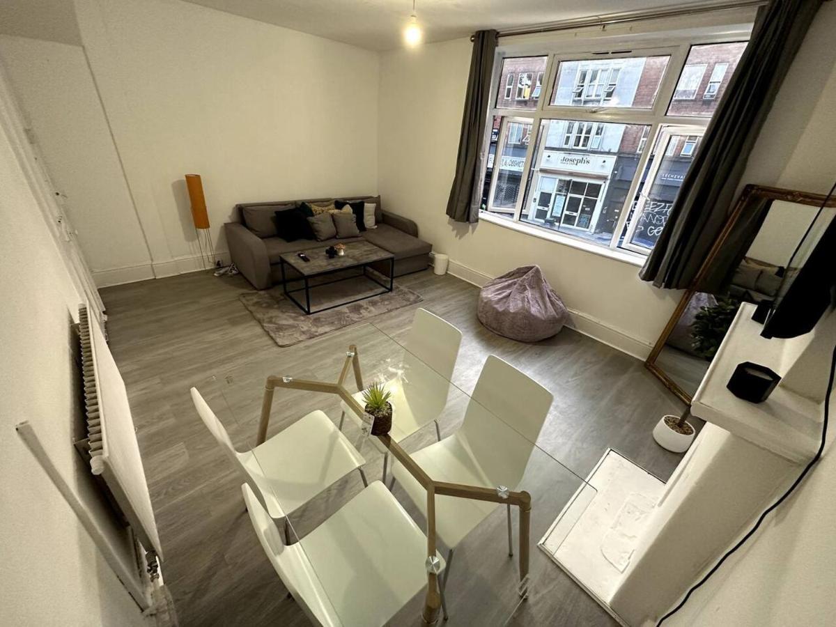 Wonderful 2 Bedroom On Tower Bridge Londres Exterior foto
